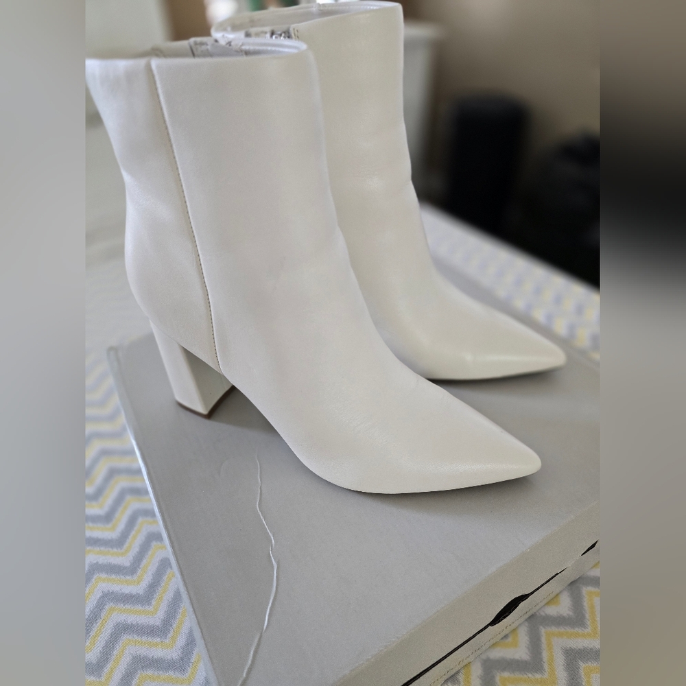 MARC FISHER ANKLE BOOTS